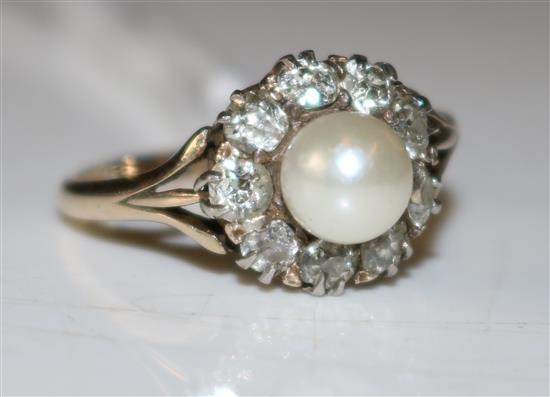 Pearl & diamond cluster ring